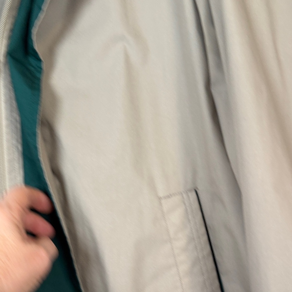 Vintage Members Only Men's Beige Jacket with Green Lining - Picture 6 of 14